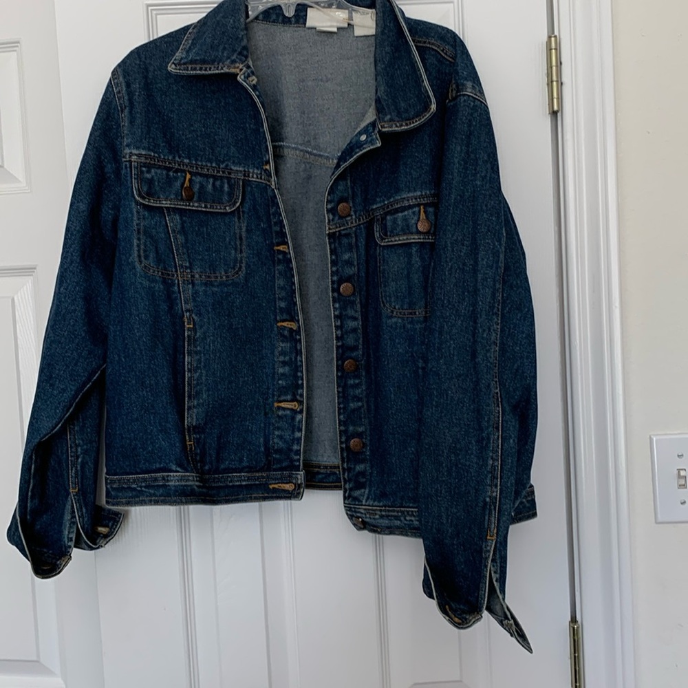 Blue Jean jacket with pockets in front good condition